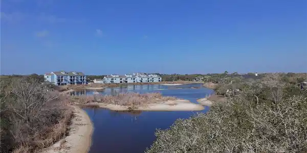 150 E Lake Drive