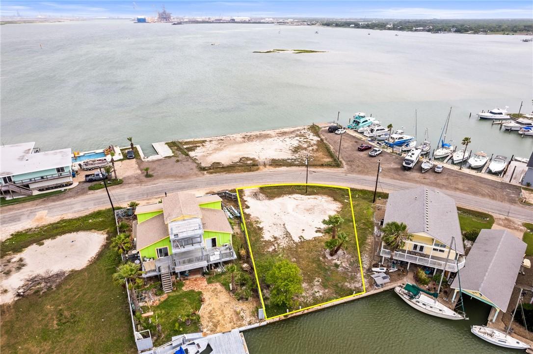 Image 2: Plenty of room for house, pool, and dock!