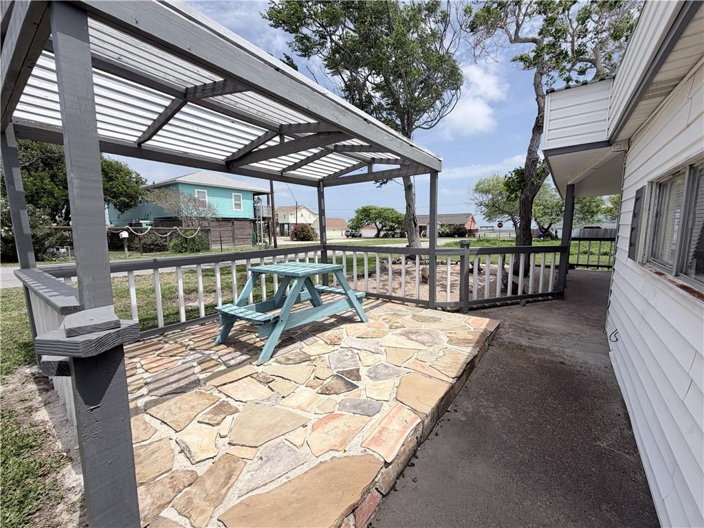 Image 4: Front Entry