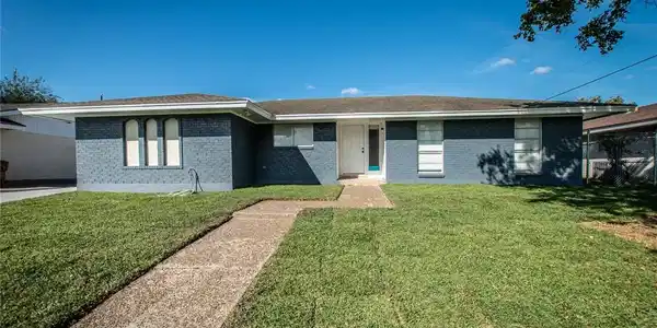 5301 Surrey Lane
