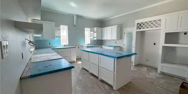 Image 4: Kitchen