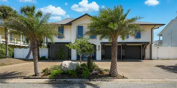 9 Albatross Road