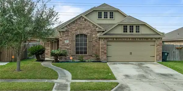 7605 Cattlemen Dr