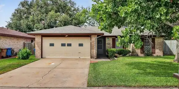 7405 Skyking Drive