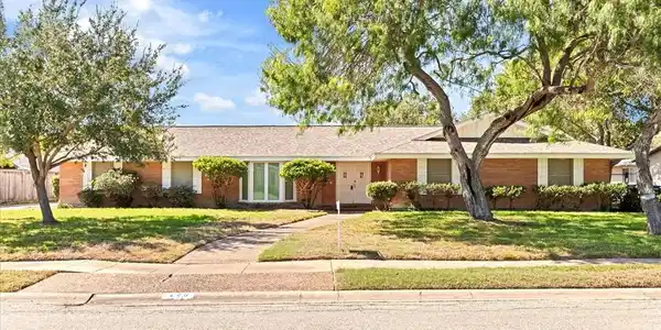 426 Cape Henry Drive