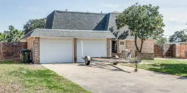 3325 Jamaica Drive