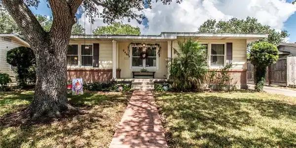946 Delaine Drive