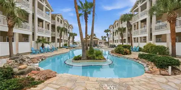 Image 3: lazy river