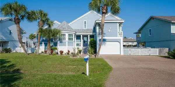 3 Pelican Drive