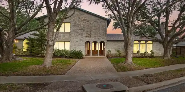 1010 Karnak Drive
