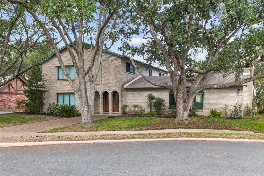 Image 2: Timeless brick architecture creates an impressive