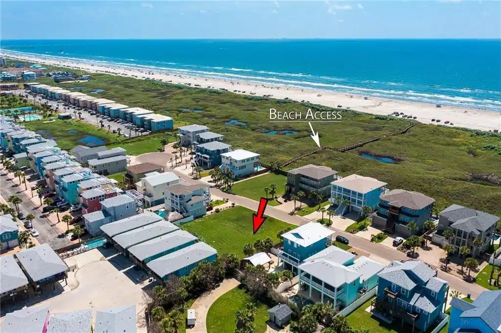 Image 1: Build for water views and easy access to the beach