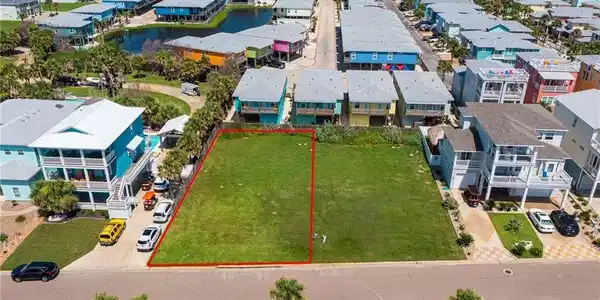 Image 3: Nice size lot with plenty of space to build.