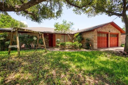 1518 W Waterview