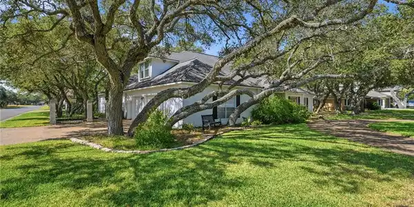 Image 3: Lovely Treed Corner Lot