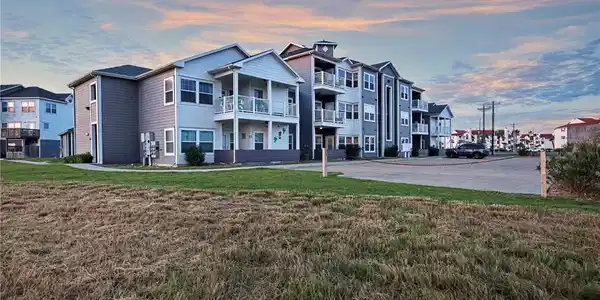 14802 Whitecap Boulevard