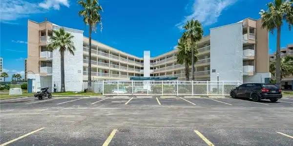 3938 Surfside Boulevard