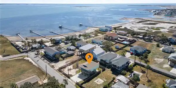 121 Las Palmas Drive