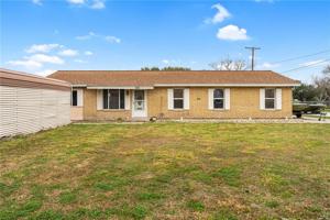 706 W Lott Avenue