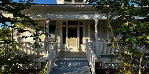 1014 Agnes Street