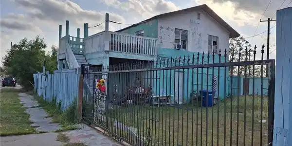 3001 Highland Ave