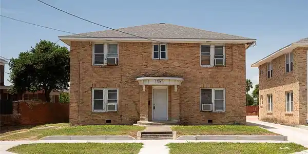 724 Elizabeth Street