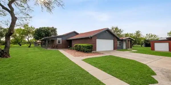 718 E County Road 2340