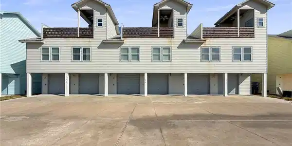 138 W Palm Beach Road