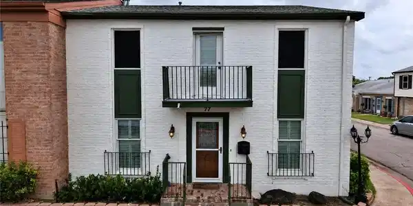 77 Townhouse