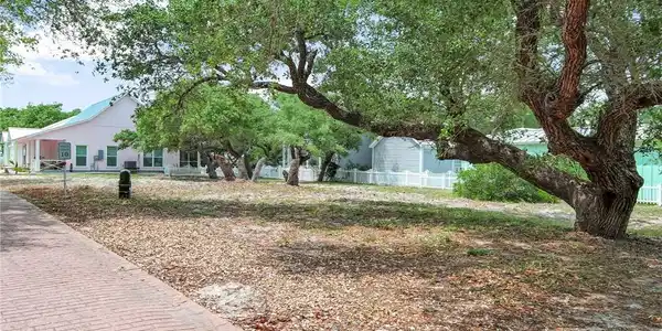 39 Old Cottage Beach Drive