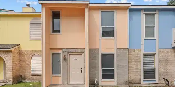 6702 EVERHART