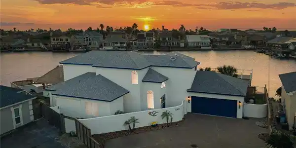 Image 2: WELCOME TO 13801 Doubloon St. on Padre Island!