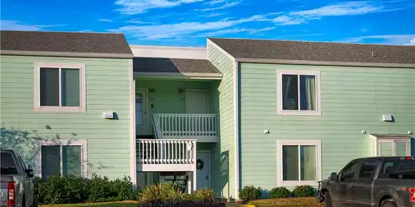 611 Lauderdale Drive