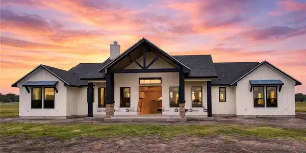 1501 Mariposa Ranch
