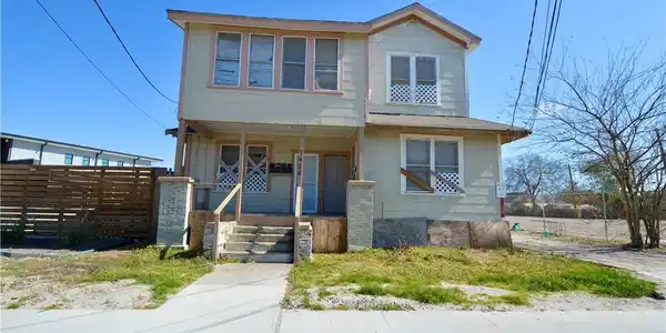 1426 S Brownlee Boulevard