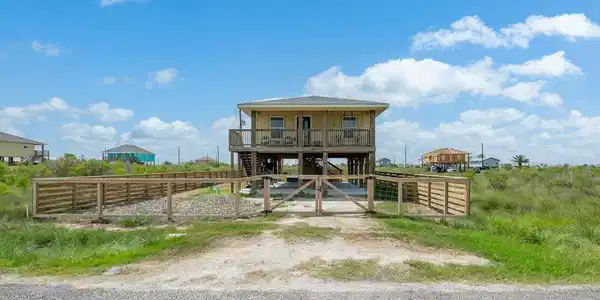 377 W Misty Oak Lane