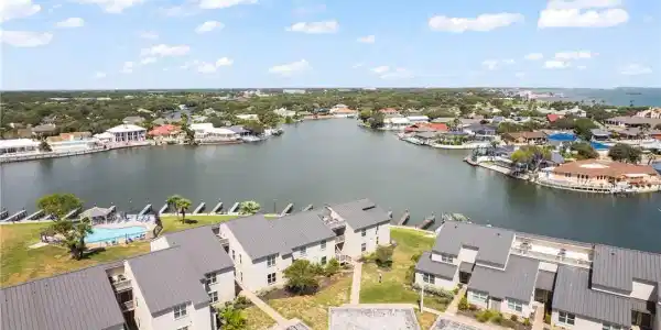 2515 Bayhouse