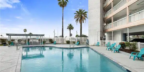 3938 Surfside Boulevard