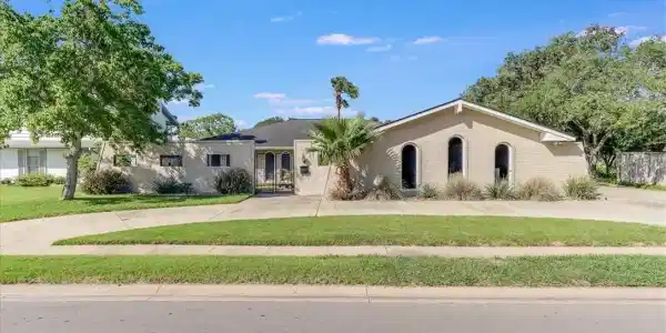 5241 Saint Andrews Drive