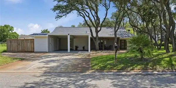 2606 Encina Circle