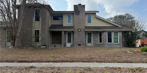 5913 Cinnamon Oaks Drive