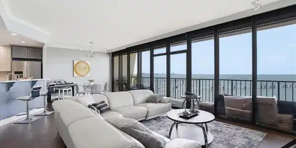 4350 Ocean Drive