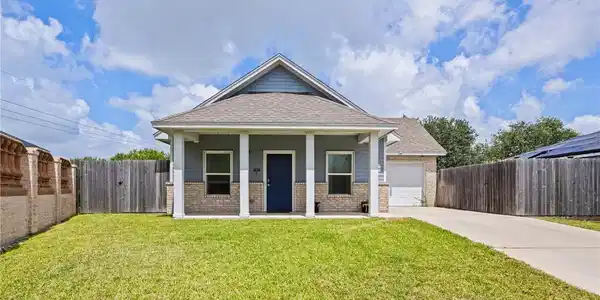 2517 Persimmon Street