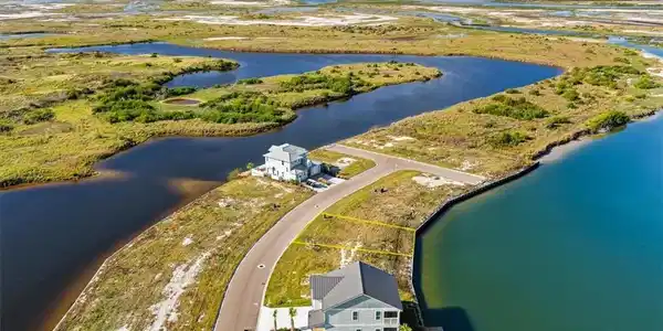 139 Laguna Isles Drive