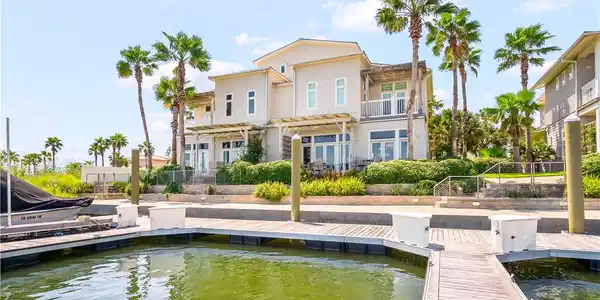 3700 Island Moorings Parkway