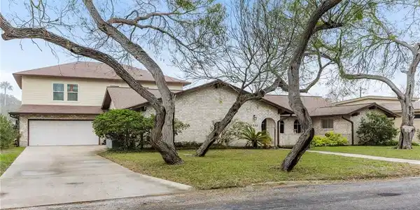 3350 Mavis Drive