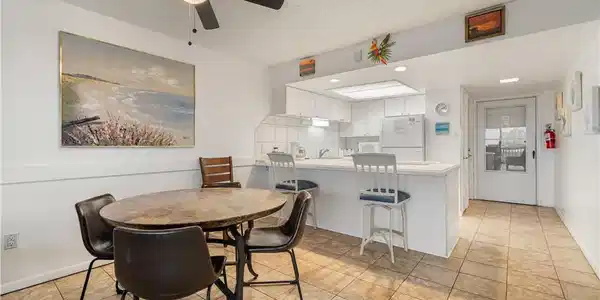Image 3: Dining Area and Kitchen