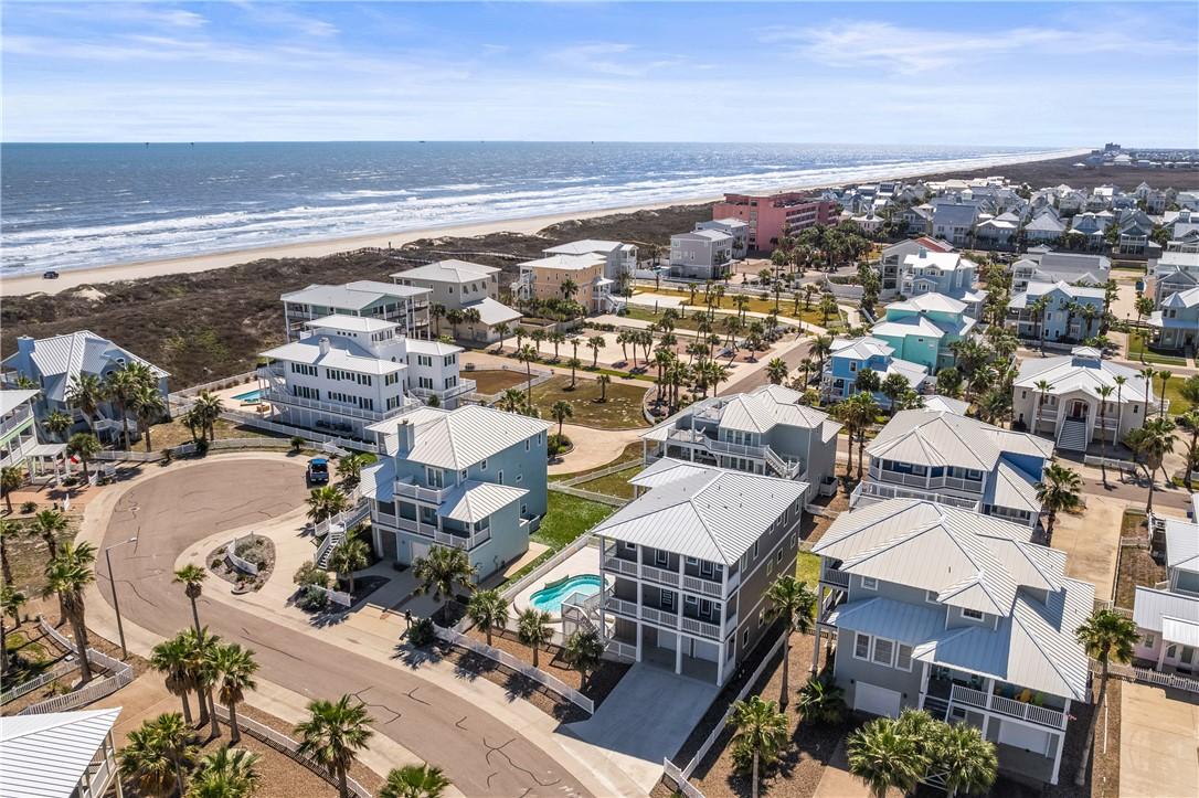 Image 3: Beachfront Community