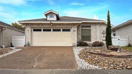 5806 Commonwealth Lane