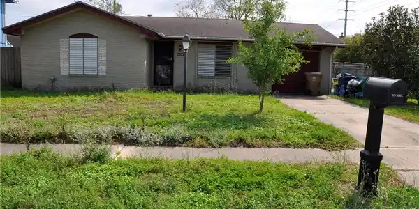 6325 Erskine Drive